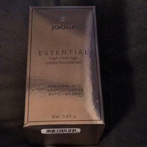 Jouer Essential foundation Ivory
